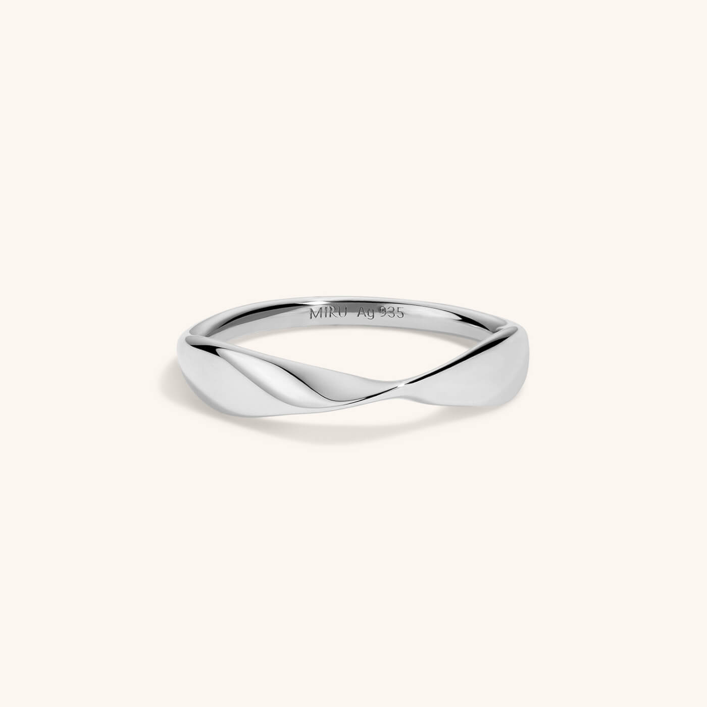 Möbius Fine Ring – Silver