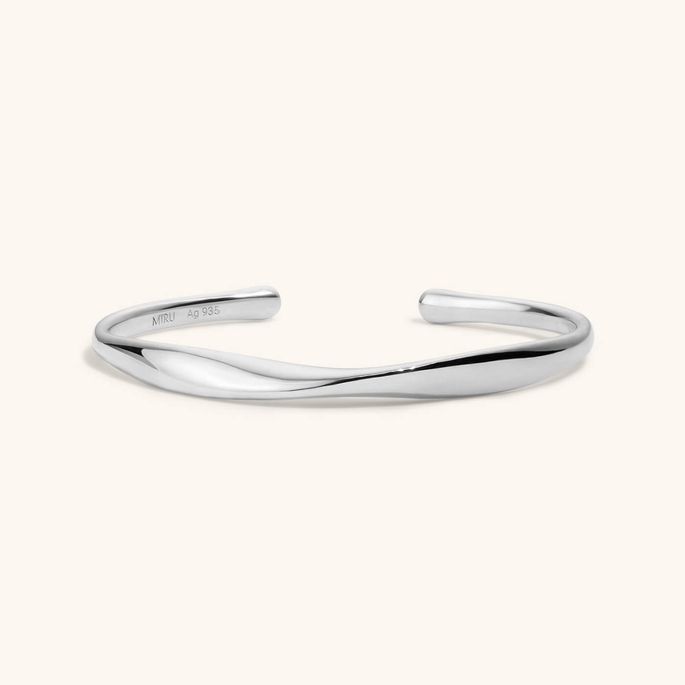 Möbius Fine Cuff – Silver