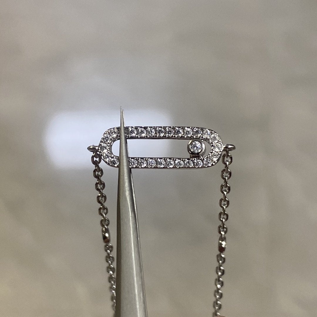 Move Uno Chain Bracelet