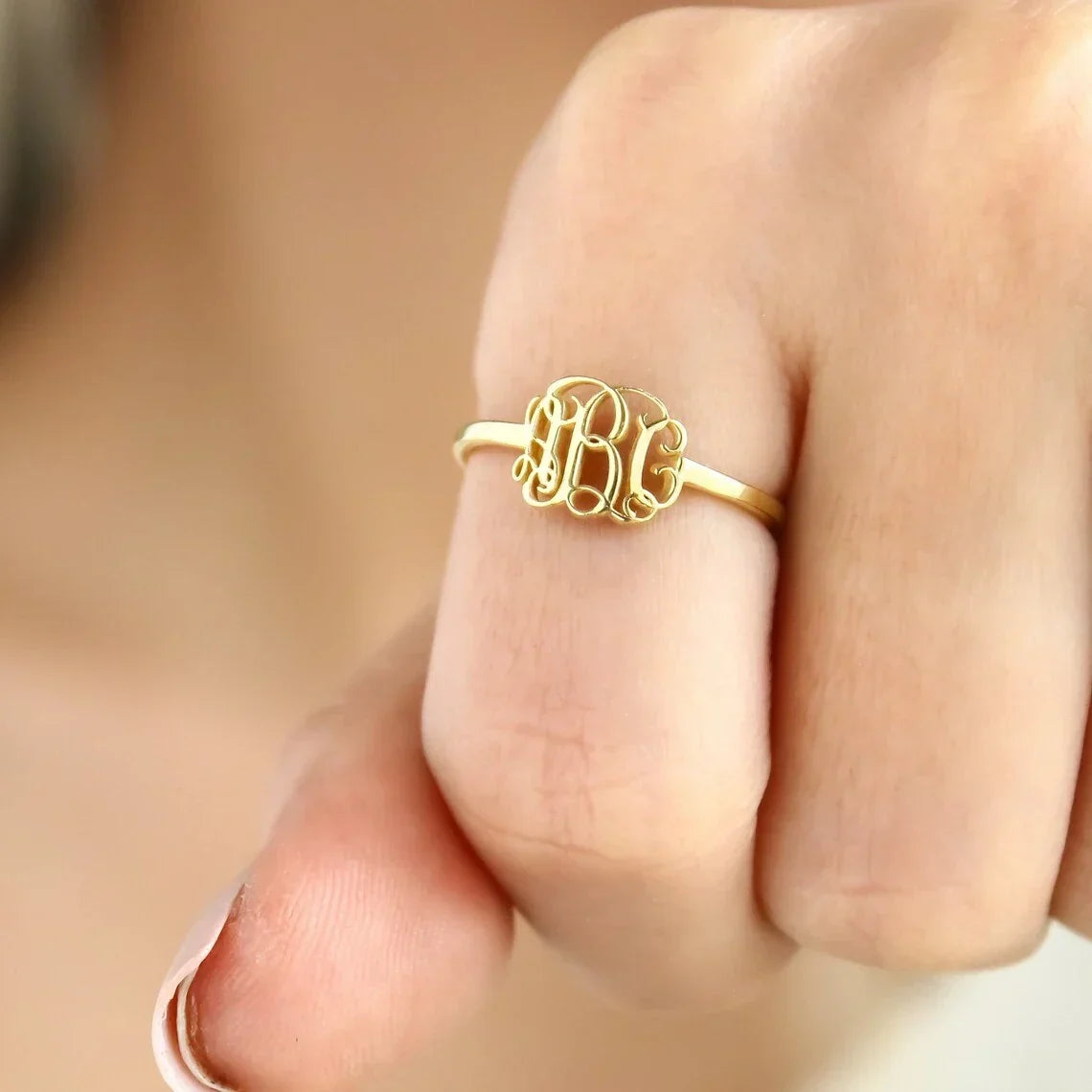 Minimal Monogram Initial Ring