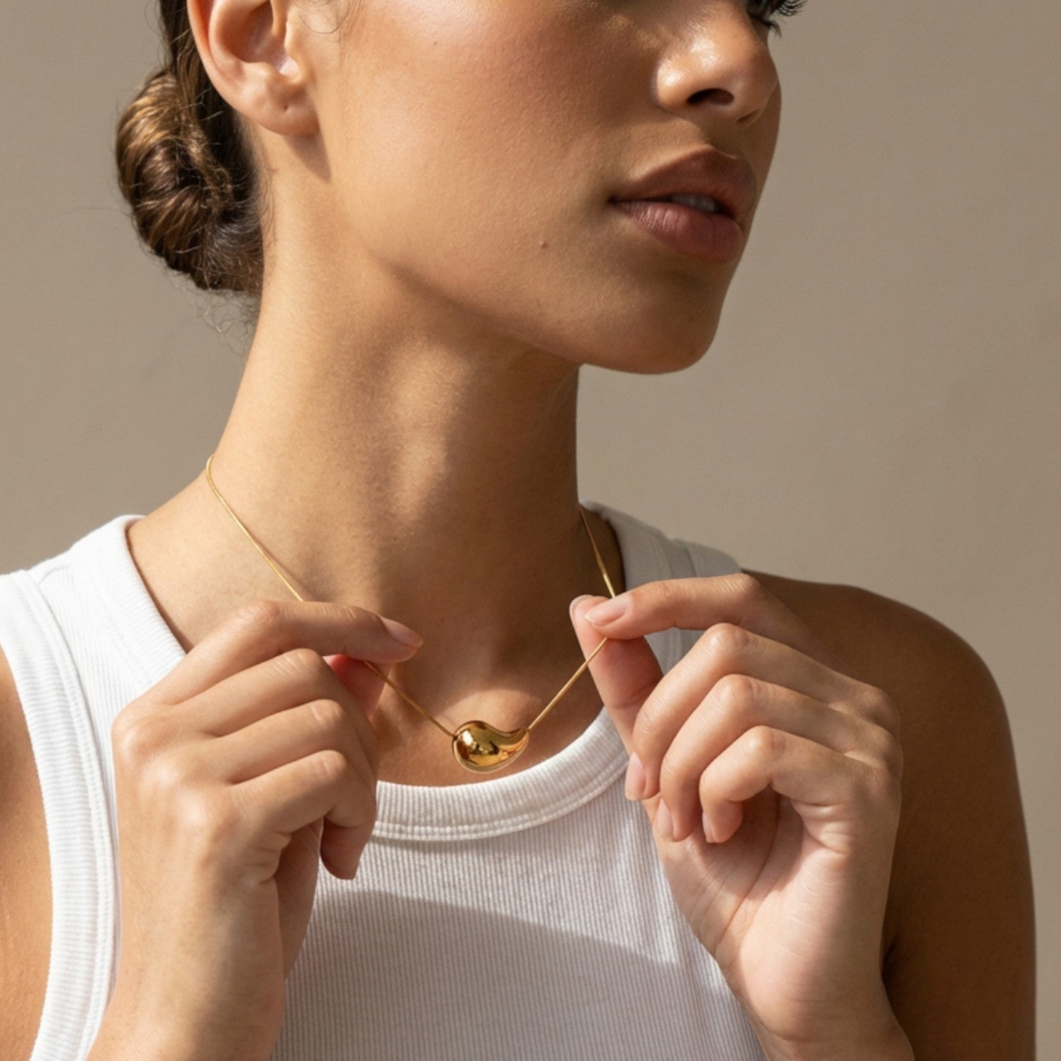 Teardrop Glow Pendant Necklace