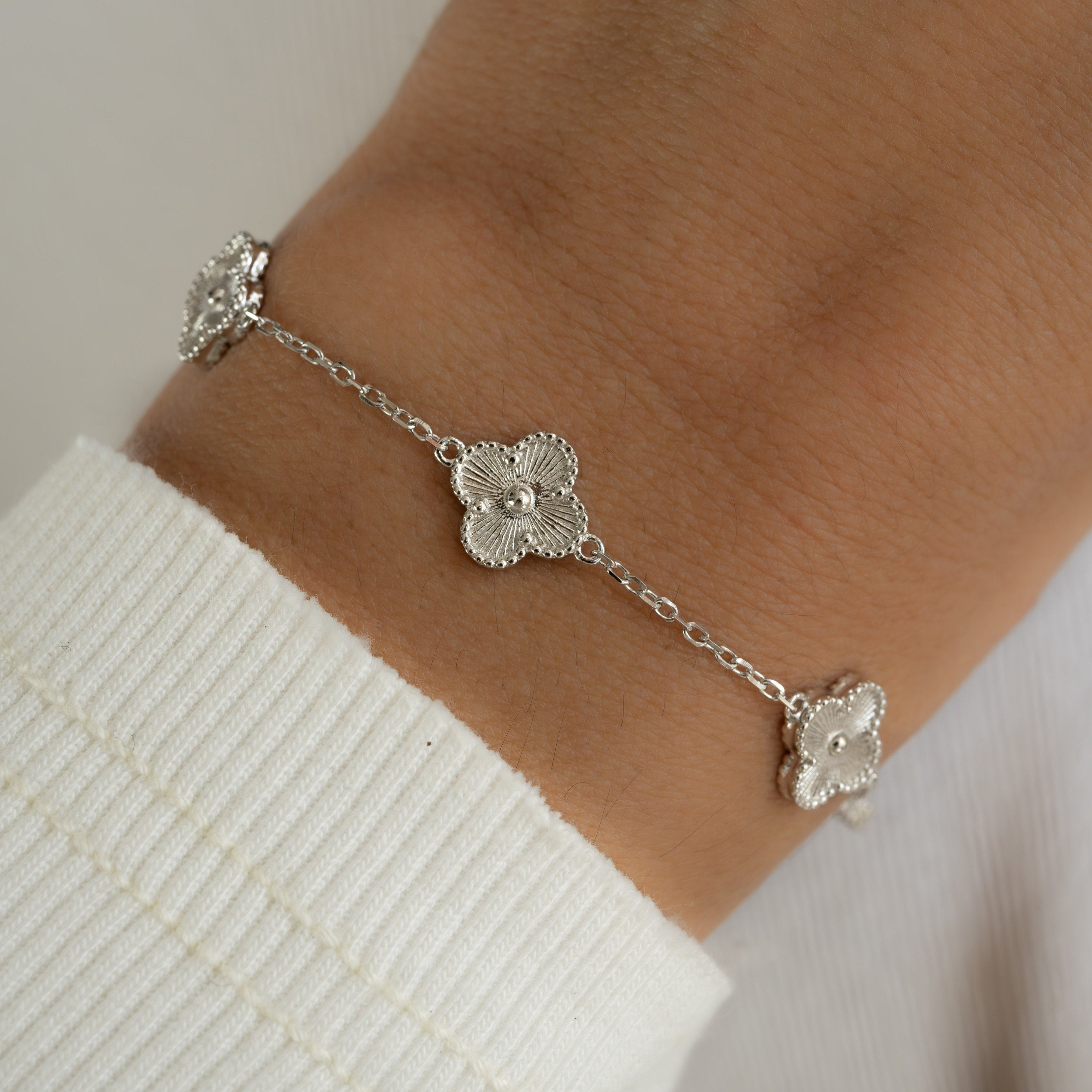 Detailed Gold Lucky Clover Bracelet