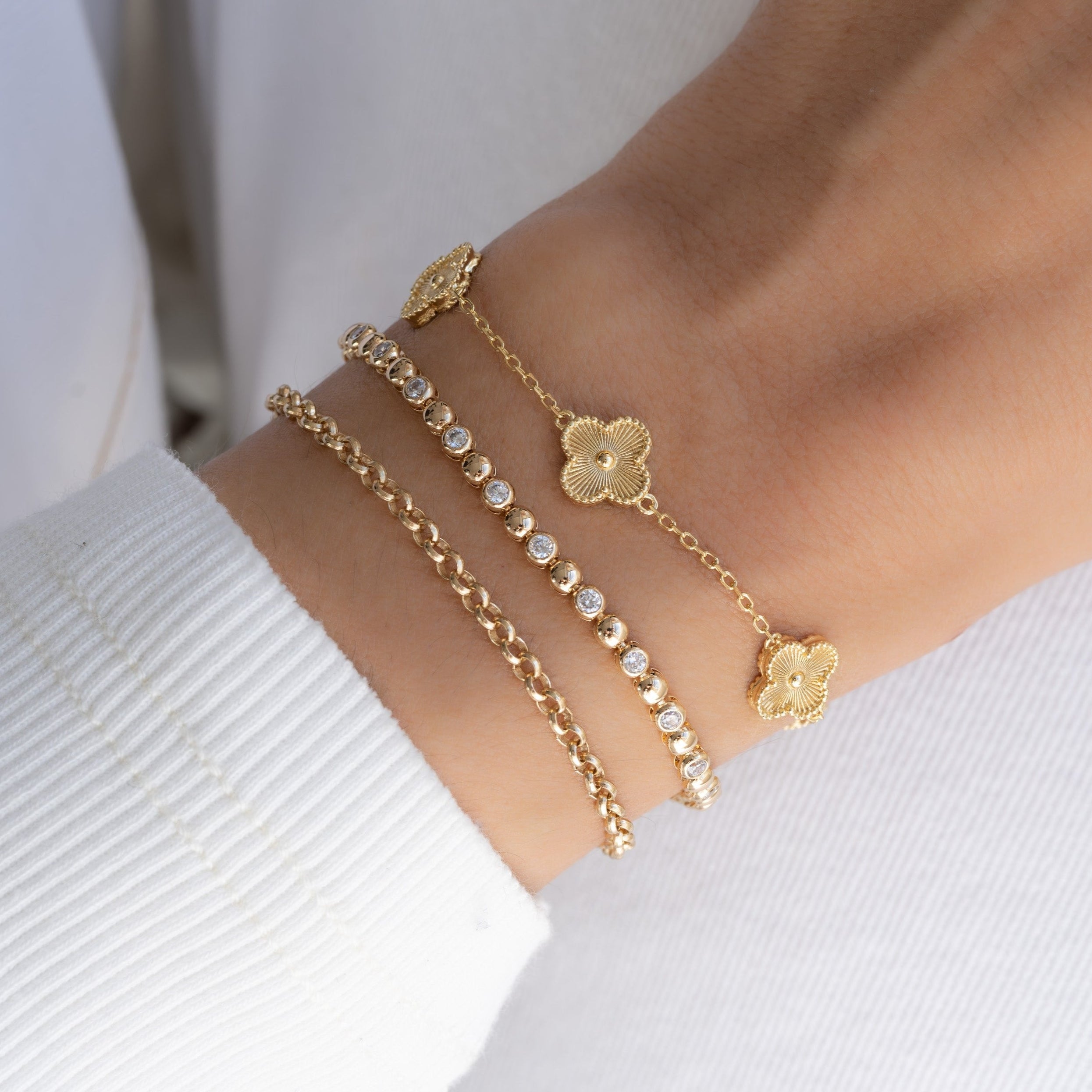 Detailed Gold Lucky Clover Bracelet