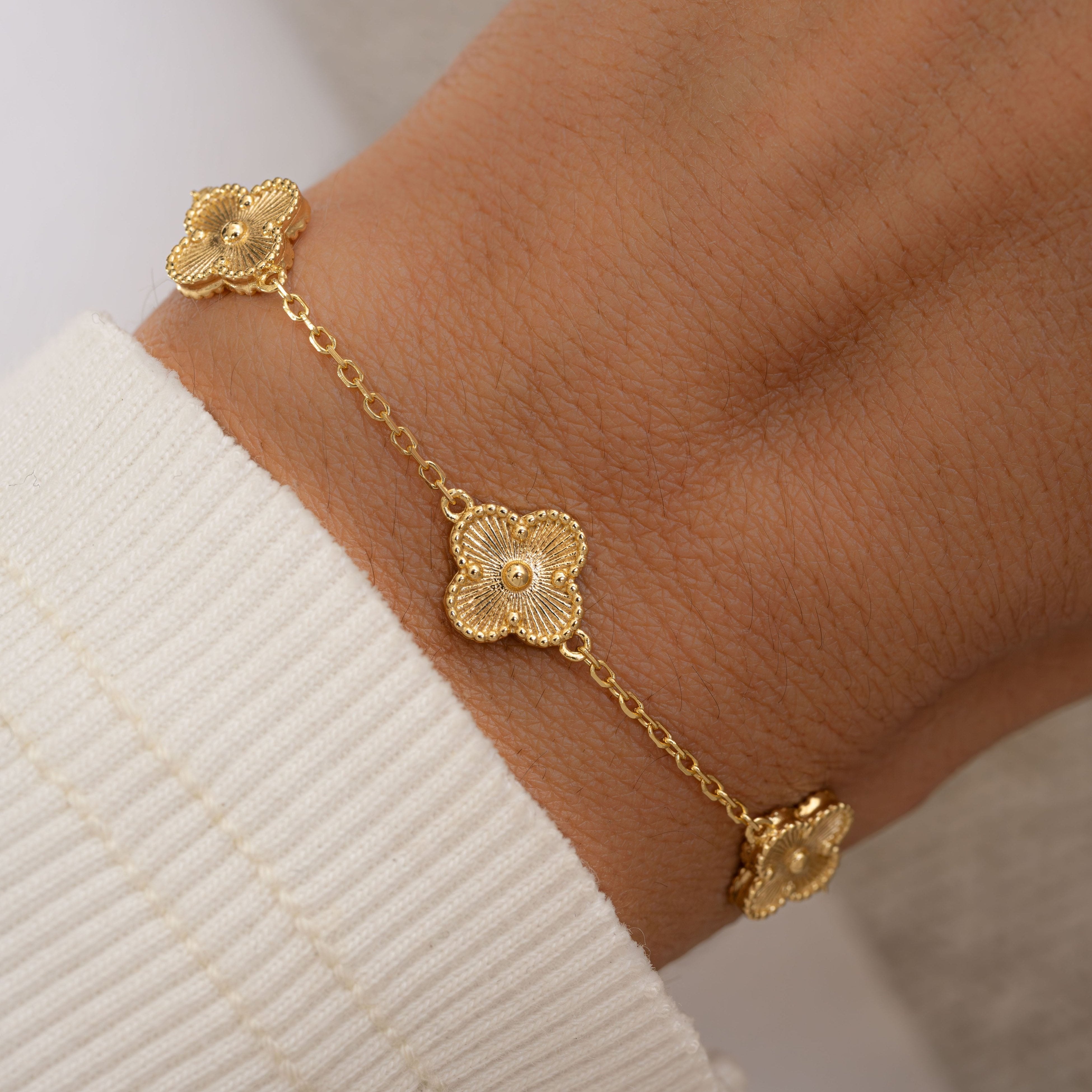 Detailed Gold Lucky Clover Bracelet