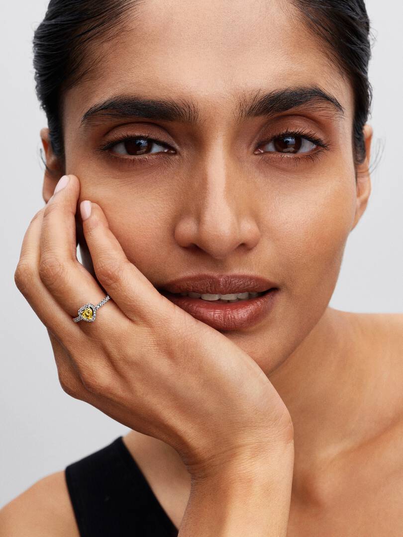 Sparkling Elevated Heart Ring