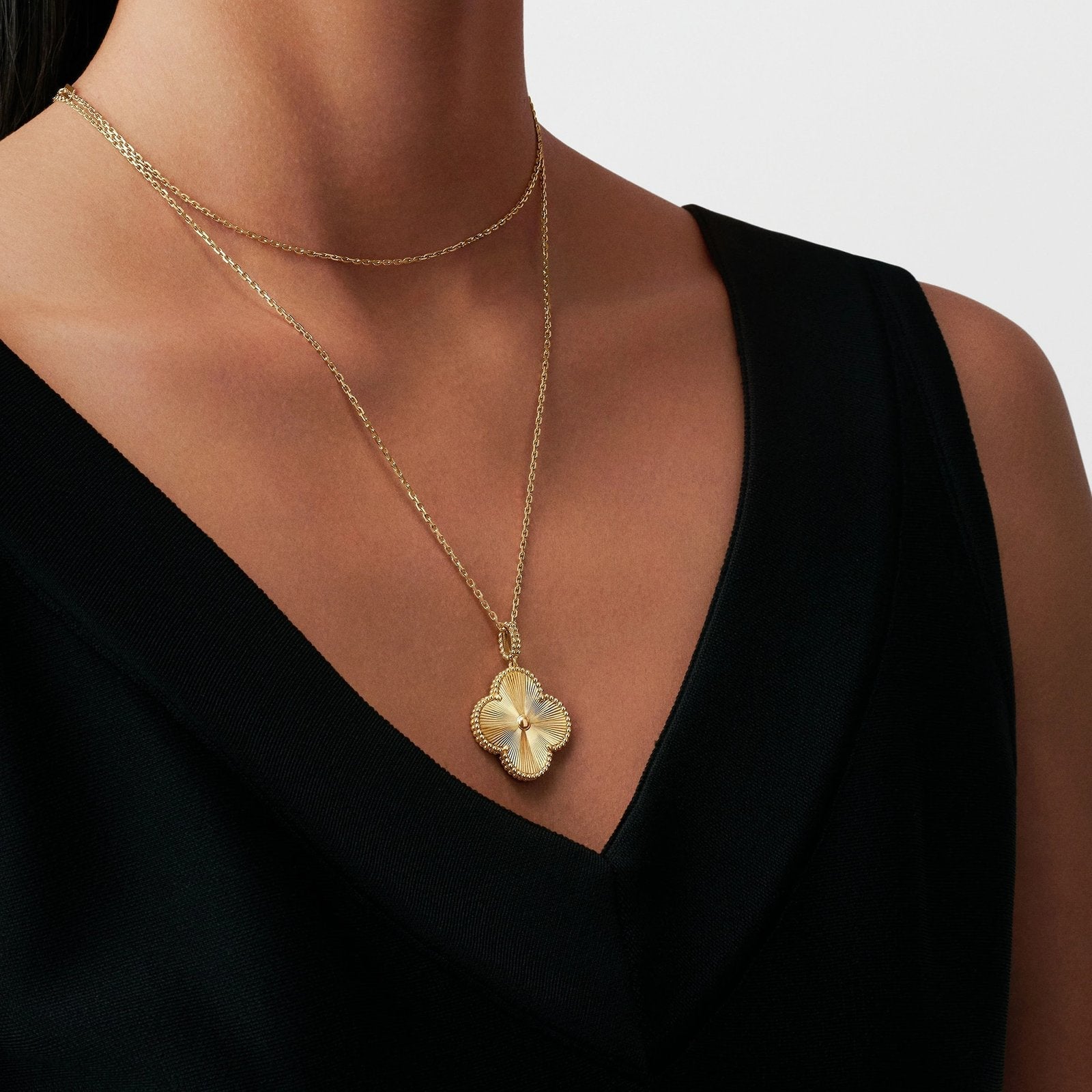 Lucky Clover Pendant Necklace – Long Chain