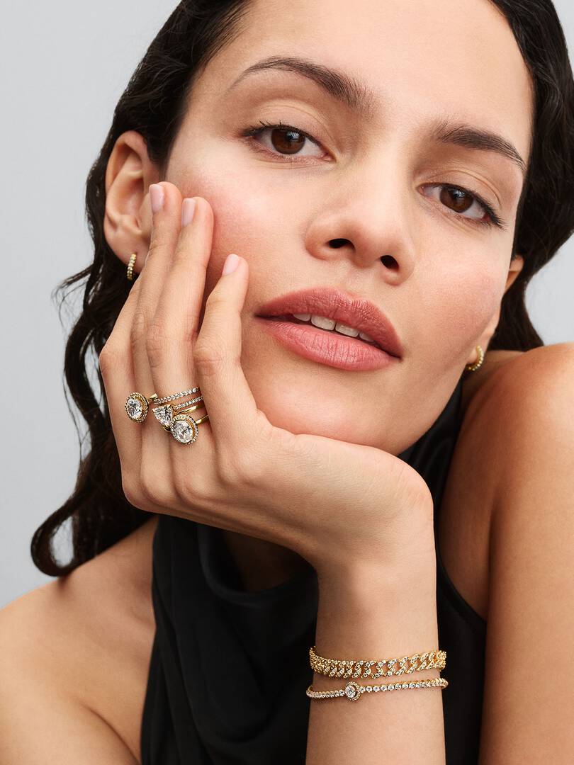 Oval Sparkling Halo Ring