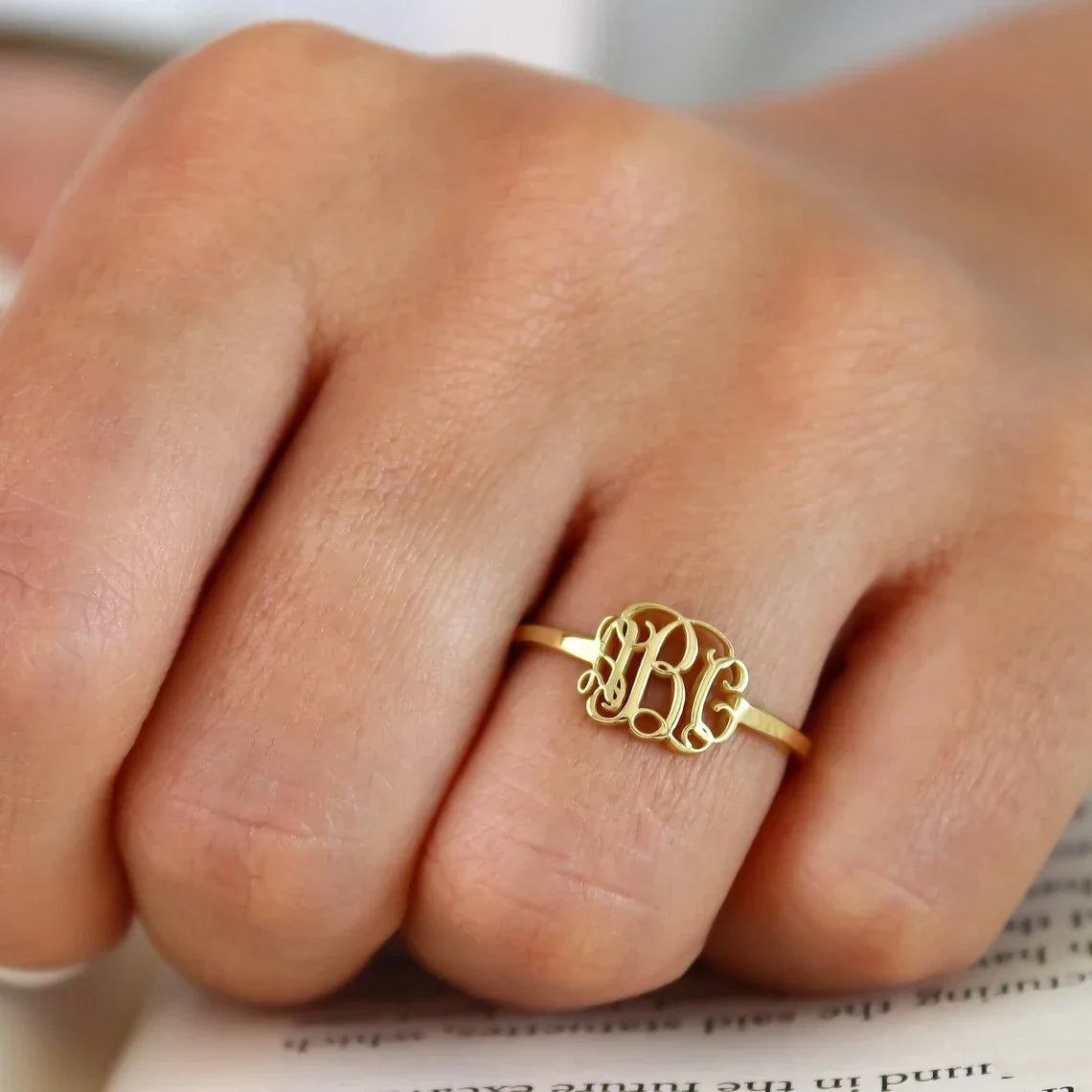 Minimal Monogram Initial Ring