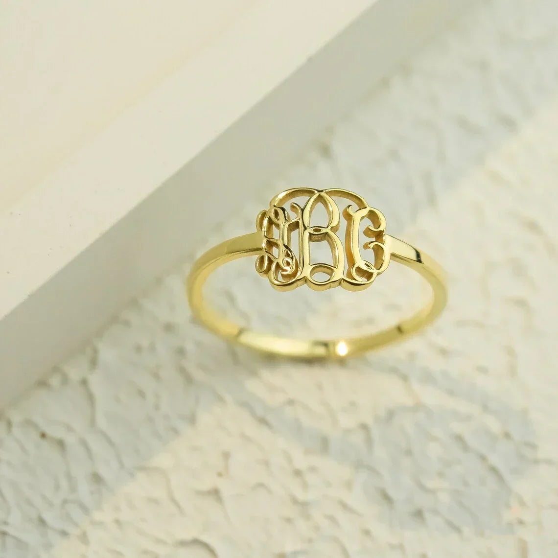 Minimal Monogram Initial Ring