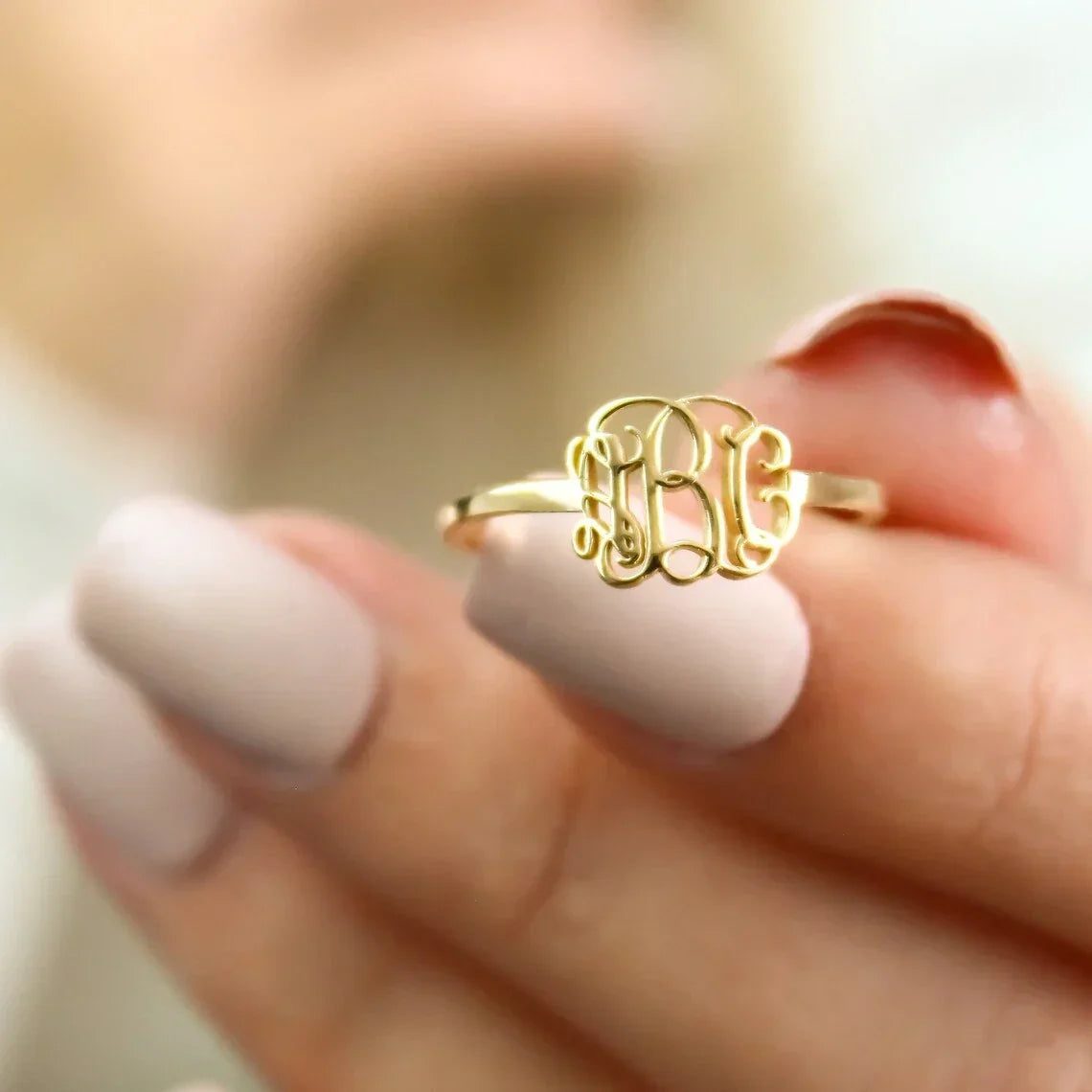 Minimal Monogram Initial Ring