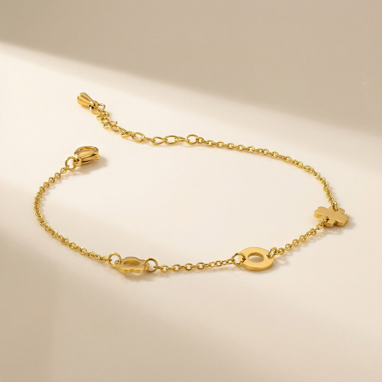 Dainty Flower Bracelet