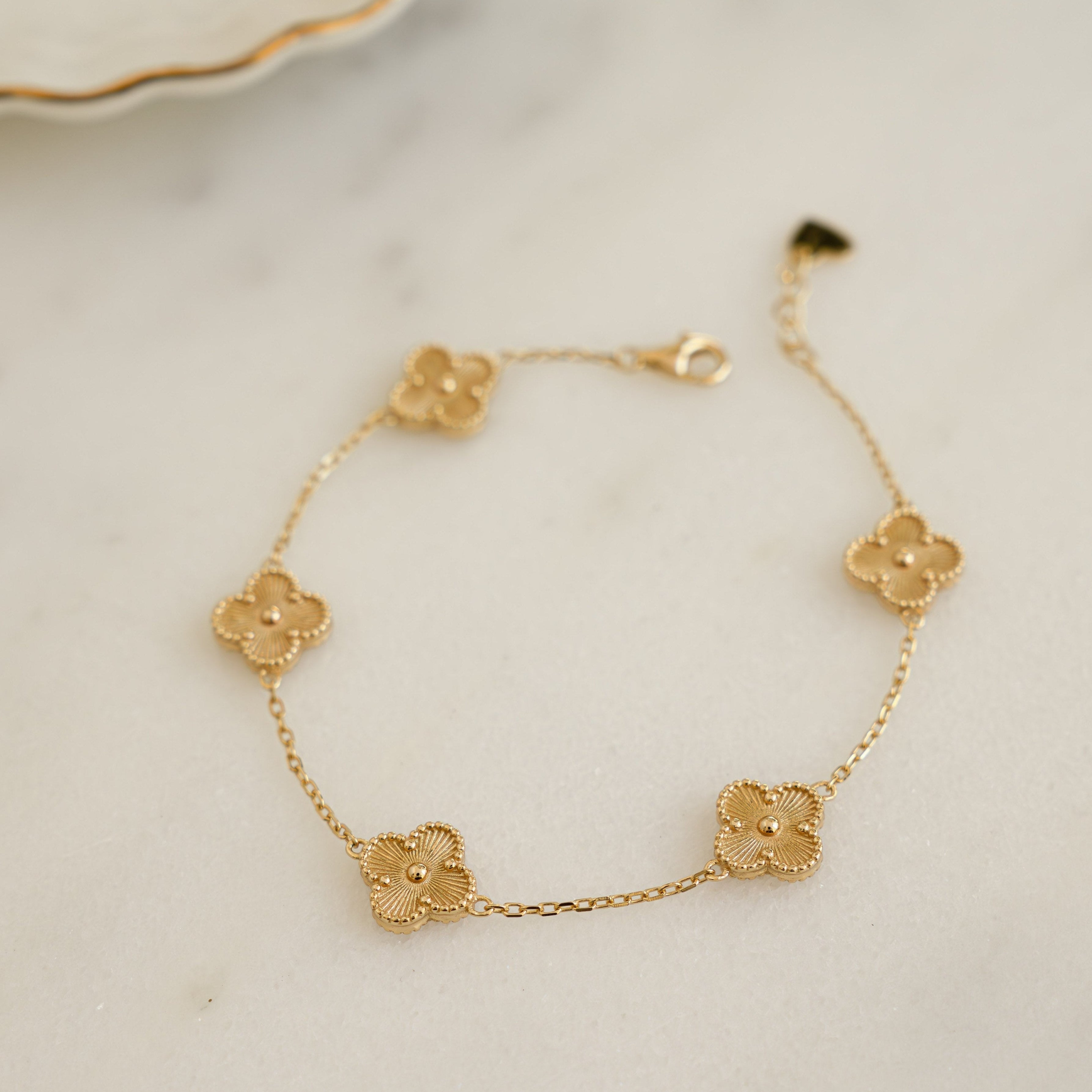 Detailed Gold Lucky Clover Bracelet