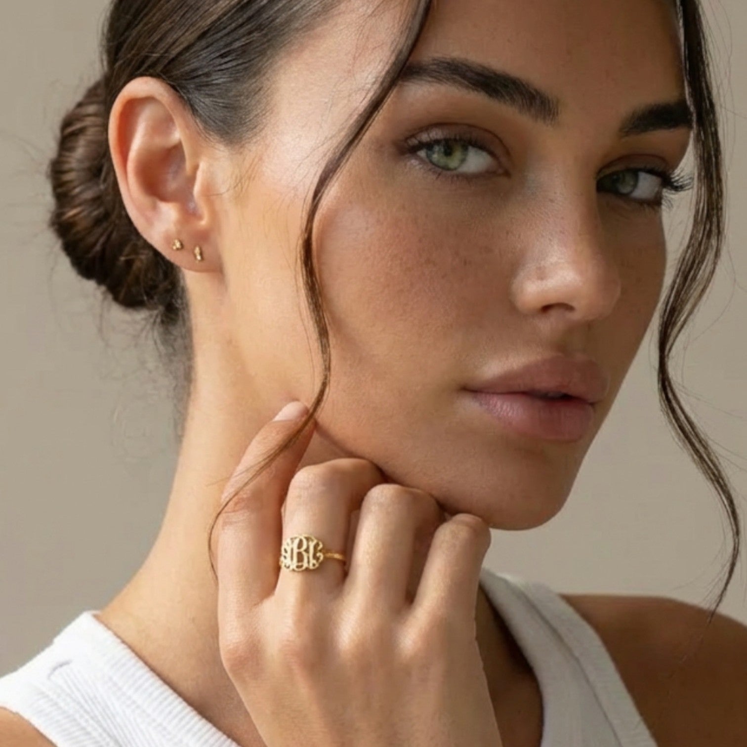 Minimal Monogram Initial Ring